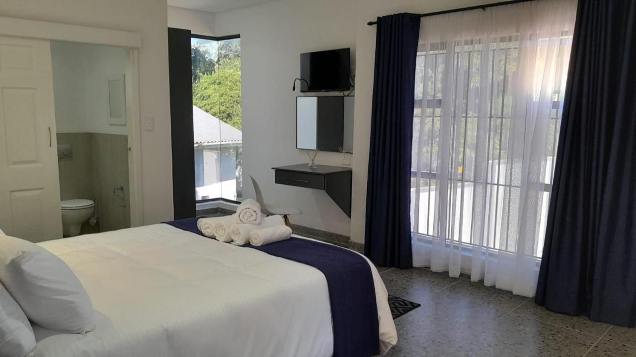 The Wishing Well Guest House Self-Catering Port Edward Exterior photo